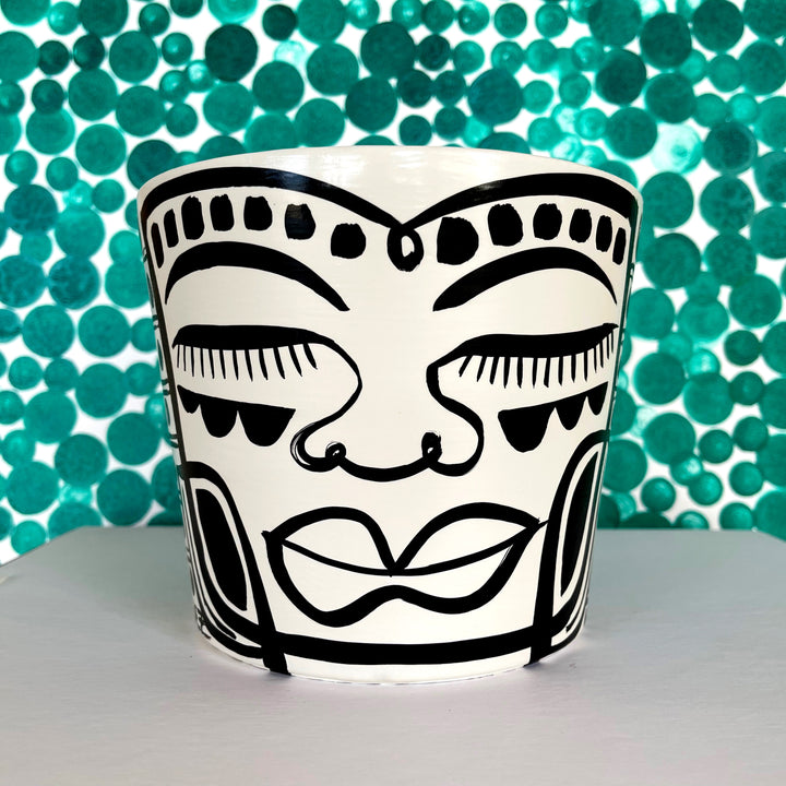 Medium B&W Peace Planter (MB58)