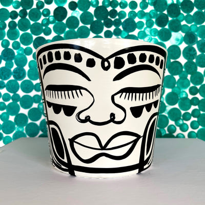 Medium B&W Peace Planter (MB58)