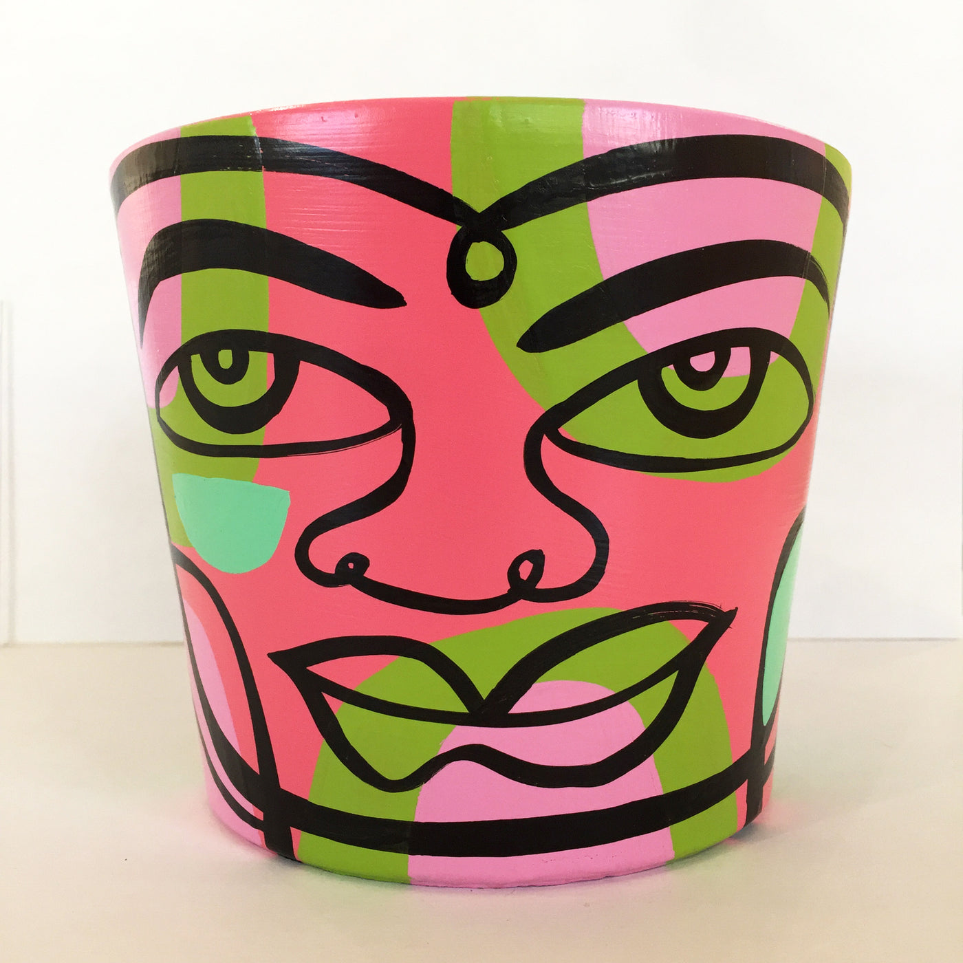 Medium Peace Planter (m24)