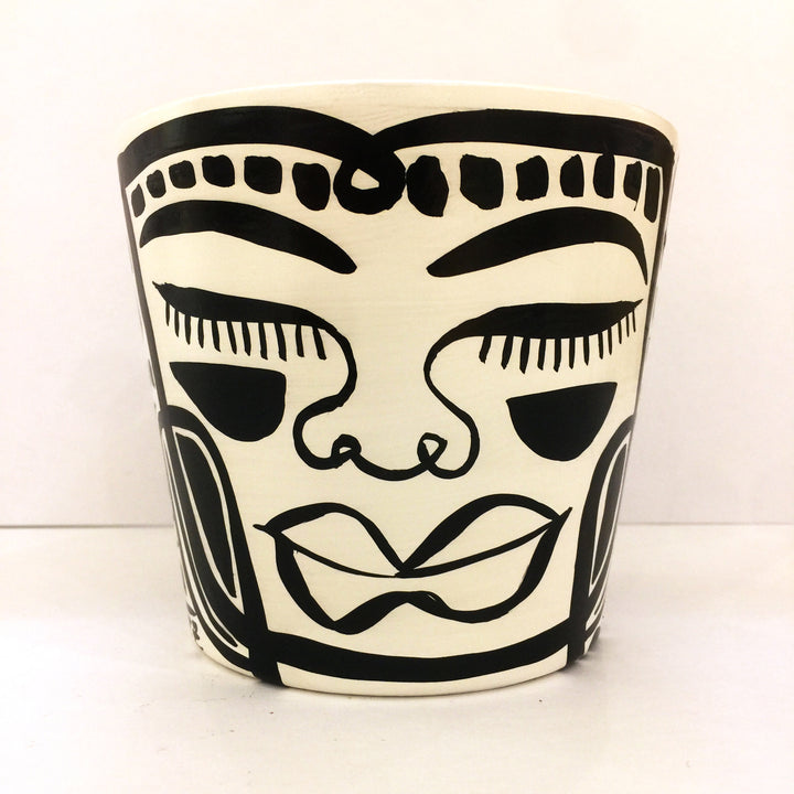 Small B&W Peace Planter (smb34)