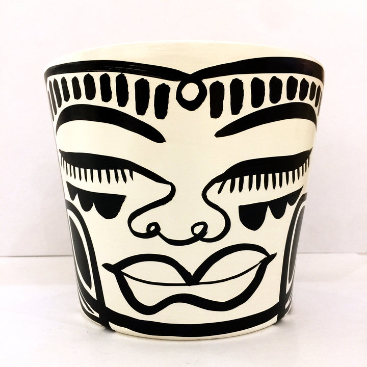 Medium B&W Peace Planter (mb47)