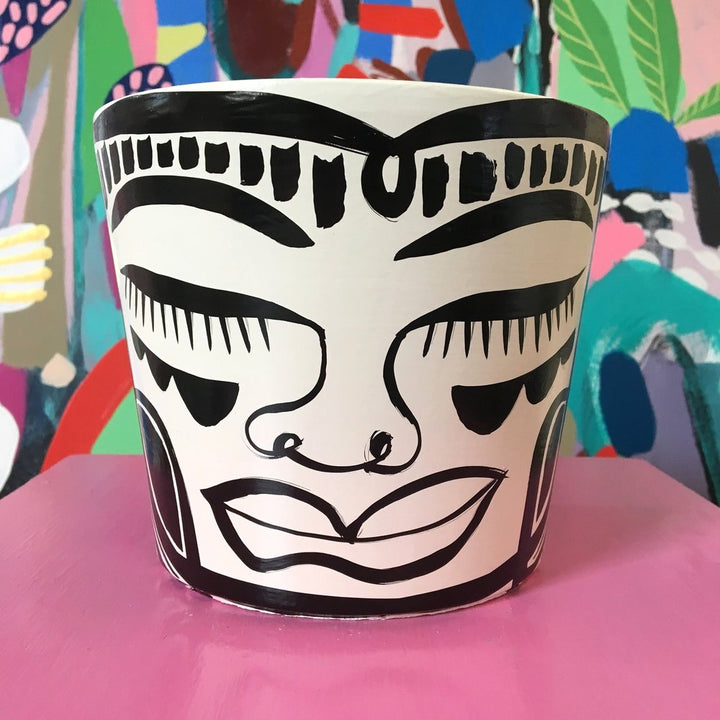 Medium B&W Peace Planter (MB14)