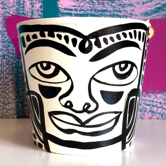Small B&W Peace Planter (smb07)