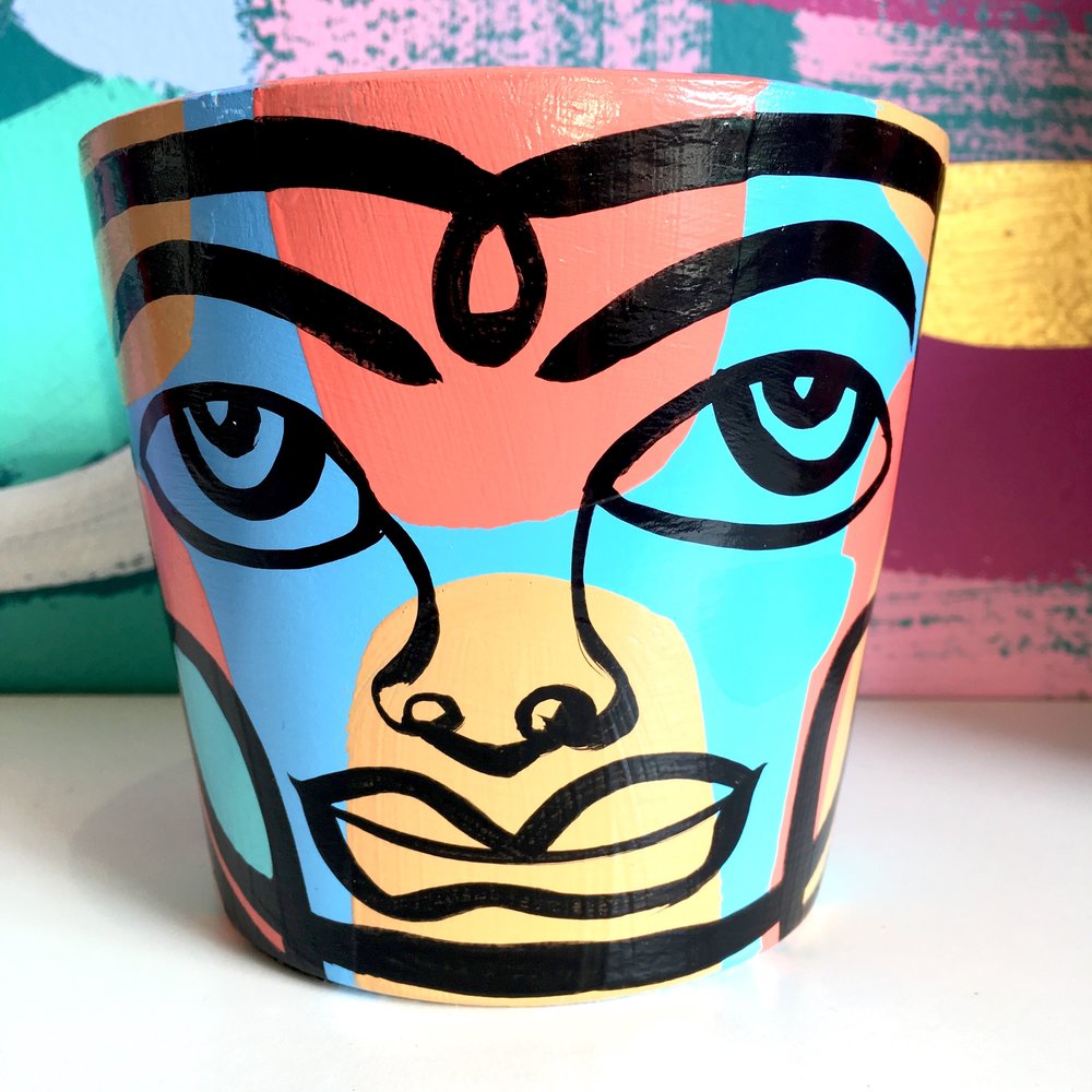 Small Peace Planter (sm18)