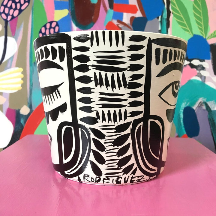 Medium B&W Peace Planter (MB14)