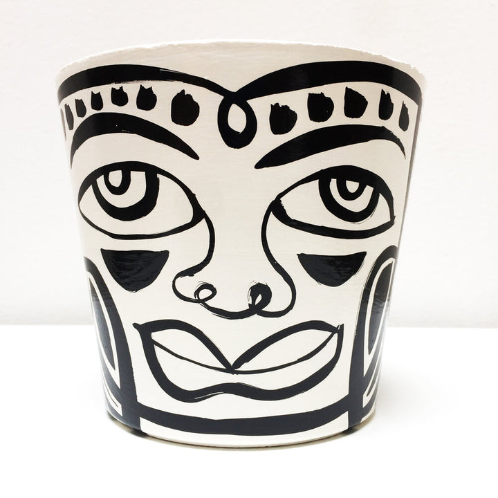 Small B&amp;W Peace Planter (smb27)