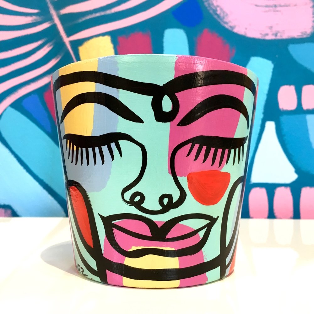 Small Peace Planter (sm19)